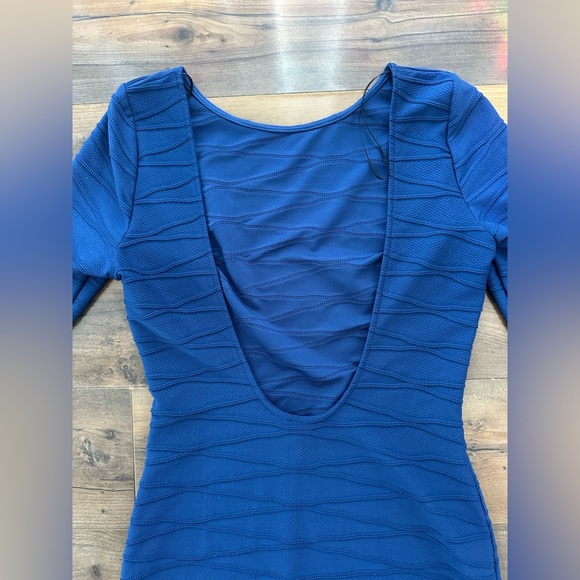 Windsor Blue Textured Bodycon Dress – Size M – Made in USA - Picture 6 of 8